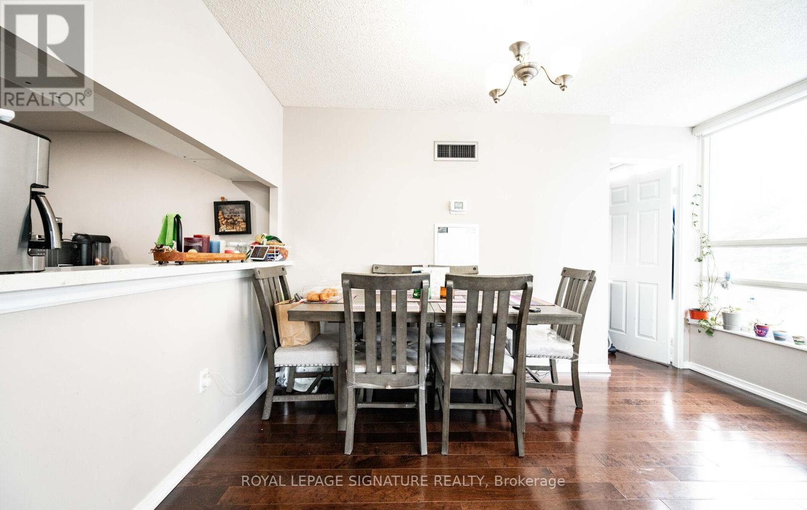 308 - 250 Webb Drive, Mississauga, Ontario  L5B 3Z4 - Photo 8 - W12736516