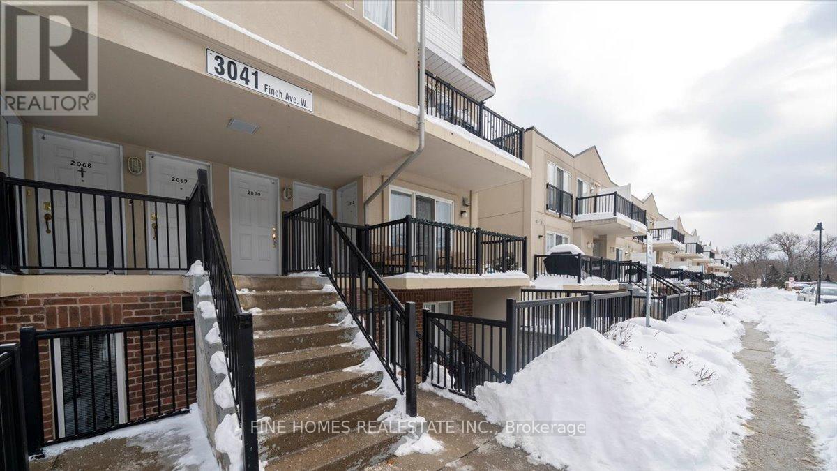 2072 - 3041 Finch Avenue W, Toronto, Ontario  M9M 0A4 - Photo 2 - W12736528