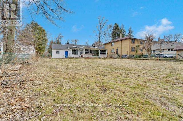 17 Ben Machree Drive, Mississauga, Ontario  L5H 2S2 - Photo 10 - W12736542