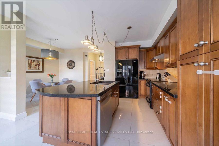 149 Roxton Road, Oakville, Ontario  L6H 6N3 - Photo 9 - W12736586