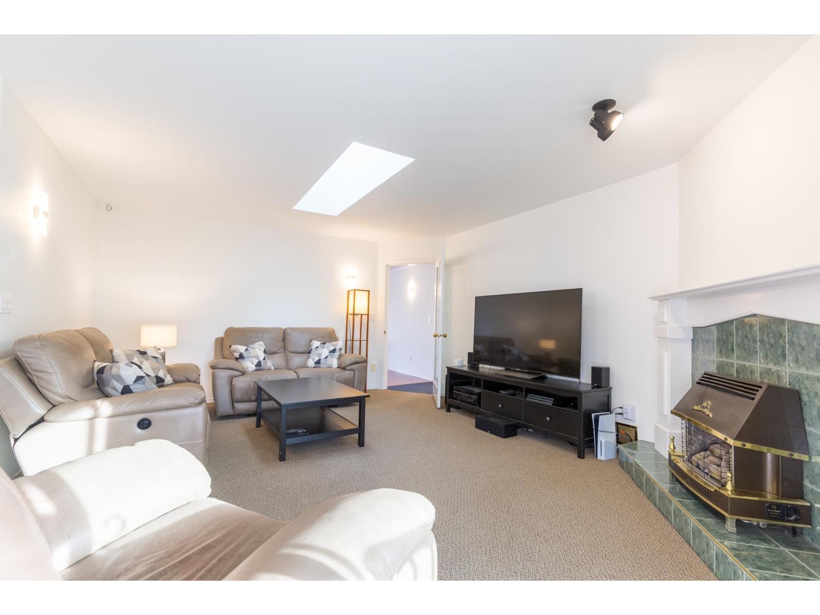 15450 91a Avenue, Surrey, British Columbia  V3R 9W8 - Photo 4 - R3083711