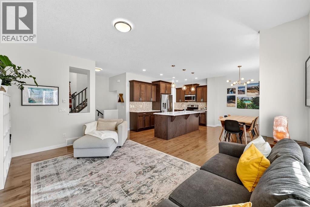 276 Hillcrest Drive Sw, Airdrie, Alberta  T4B 4C7 - Photo 9 - A2281240