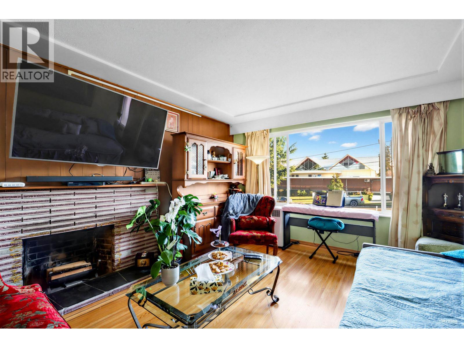 3091 Renfrew Street, Vancouver, British Columbia  V5M 3K7 - Photo 2 - R3083769