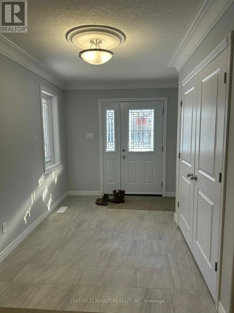 240 O'neil Street, Peterborough, Ontario  K9J 6X4 - Photo 2 - X12736510