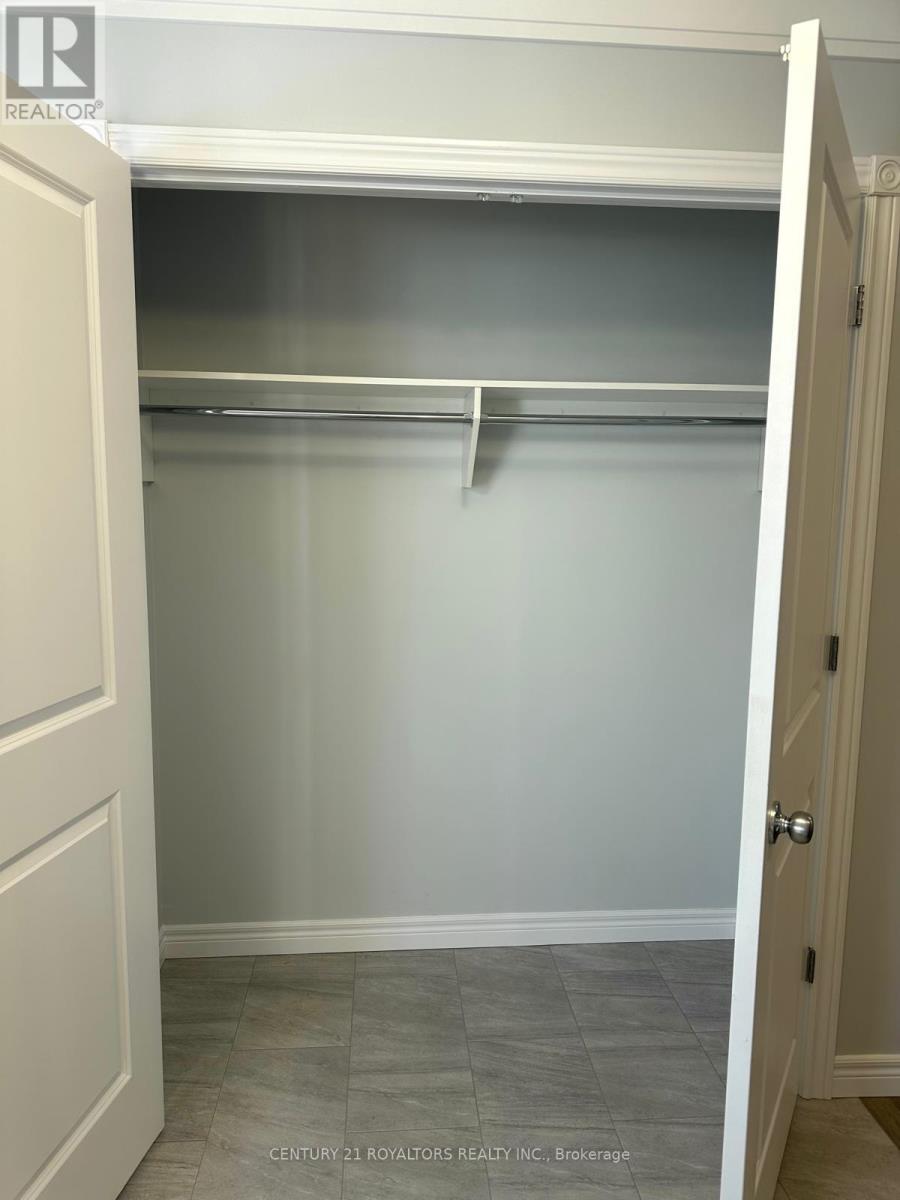 240 O'neil Street, Peterborough, Ontario  K9J 6X4 - Photo 3 - X12736510