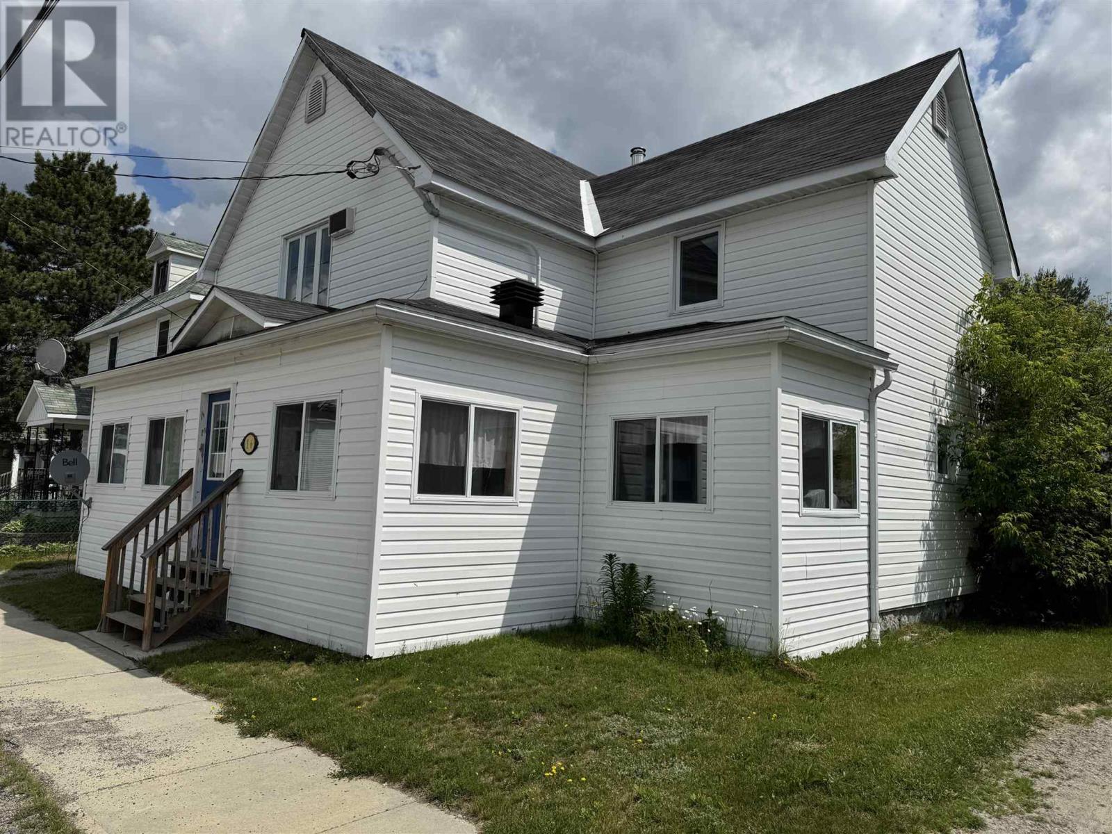 16 Lansdowne St S, Chapleau, Ontario  P0M 1K0 - Photo 3 - SM251689