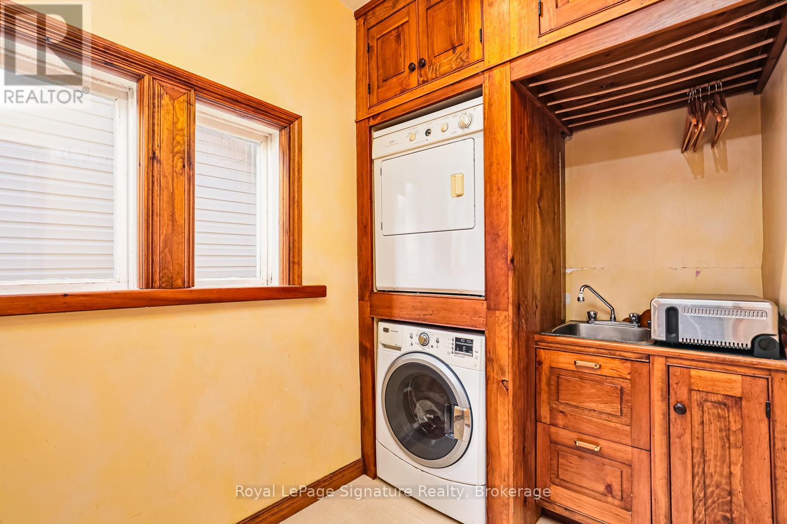 155 Clark Street, Blue Mountains, Ontario  N0H 1J0 - Photo 15 - X12736660