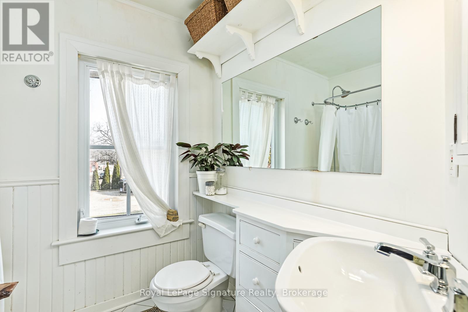 155 Clark Street, Blue Mountains, Ontario  N0H 1J0 - Photo 21 - X12736660