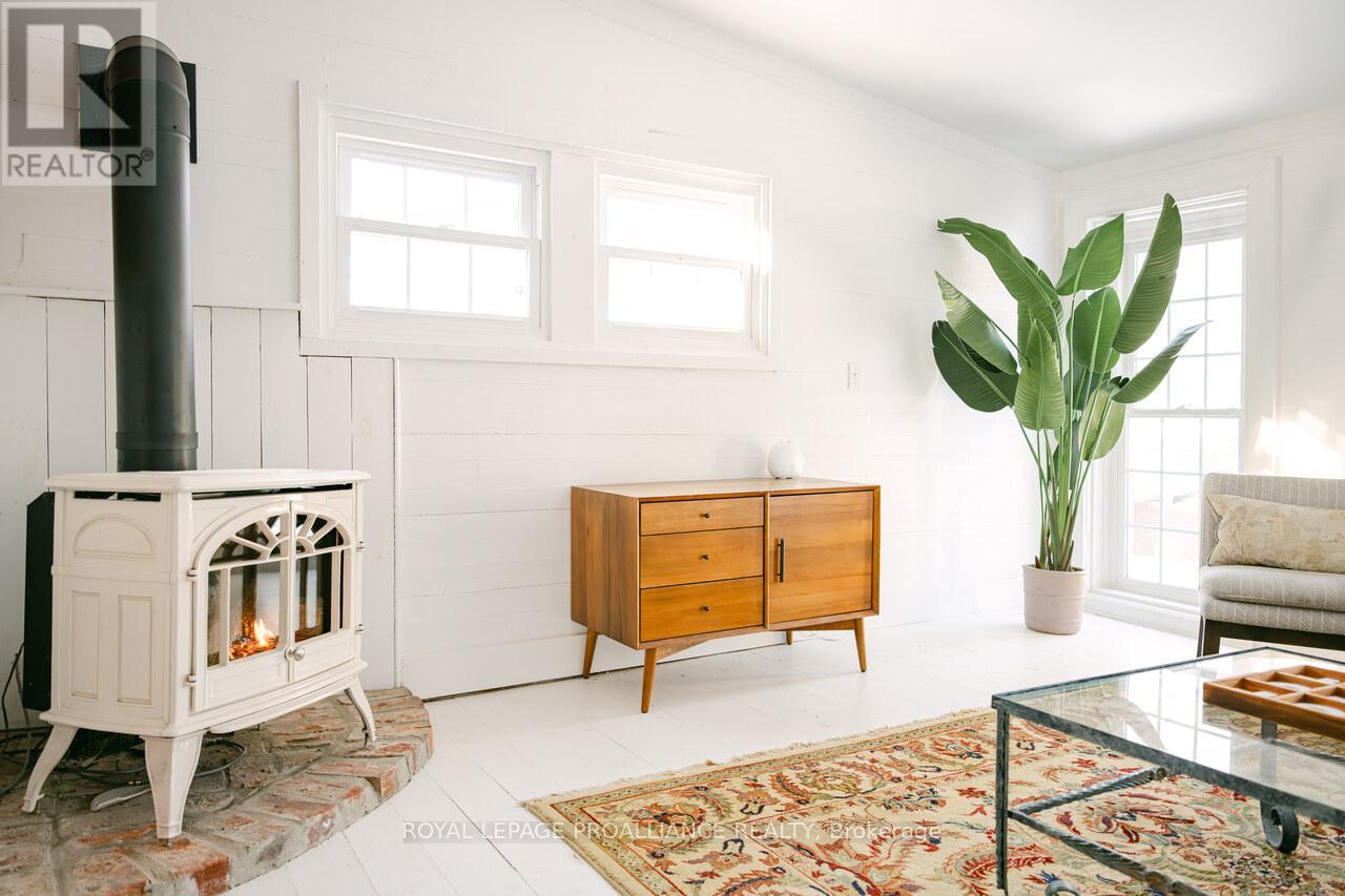 374 Bloomfield Main Street, Prince Edward County, Ontario  K0K 1G0 - Photo 21 - X12736678