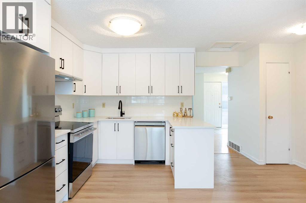 2, 1722 34 Avenue Sw, Calgary, Alberta  T2T 2B7 - Photo 1 - A2281309