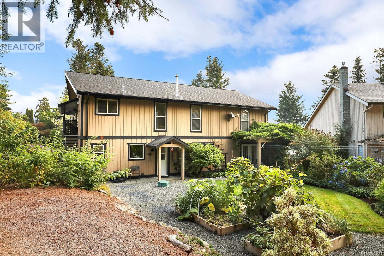 204 Spindrift Rd, Courtenay, British Columbia  V9N 9S8 - Photo 4 - 1024384