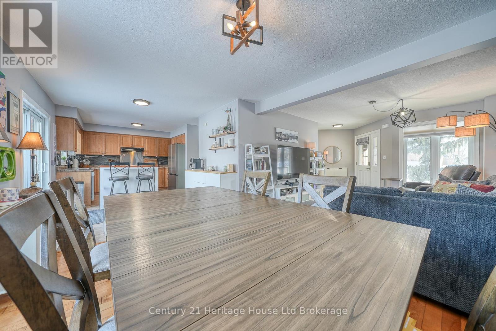 215 Munnoch Boulevard, Woodstock, Ontario  N4T 1V7 - Photo 10 - X12736782