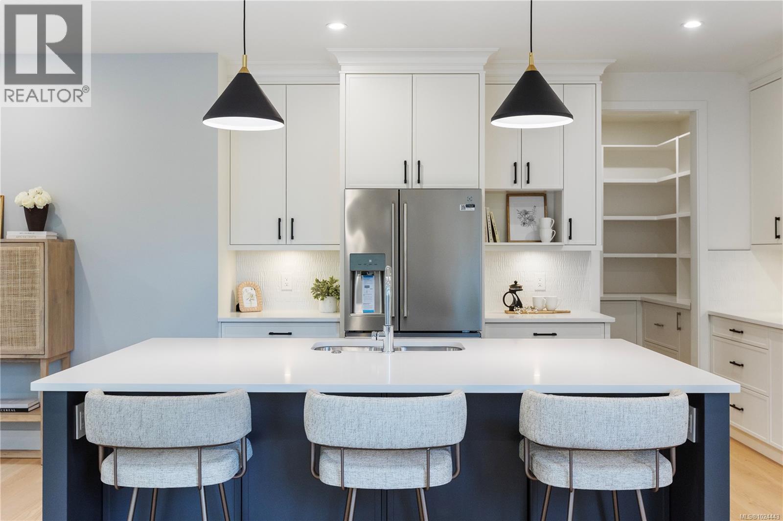 220 Kamloops Ave, Saanich, British Columbia  V8Z 1W5 - Photo 11 - 1024443