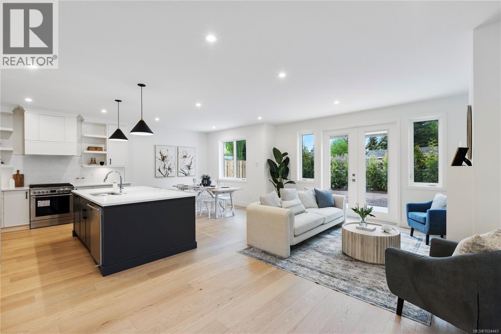 220 Kamloops Ave, Saanich, British Columbia  V8Z 1W5 - Photo 2 - 1024443