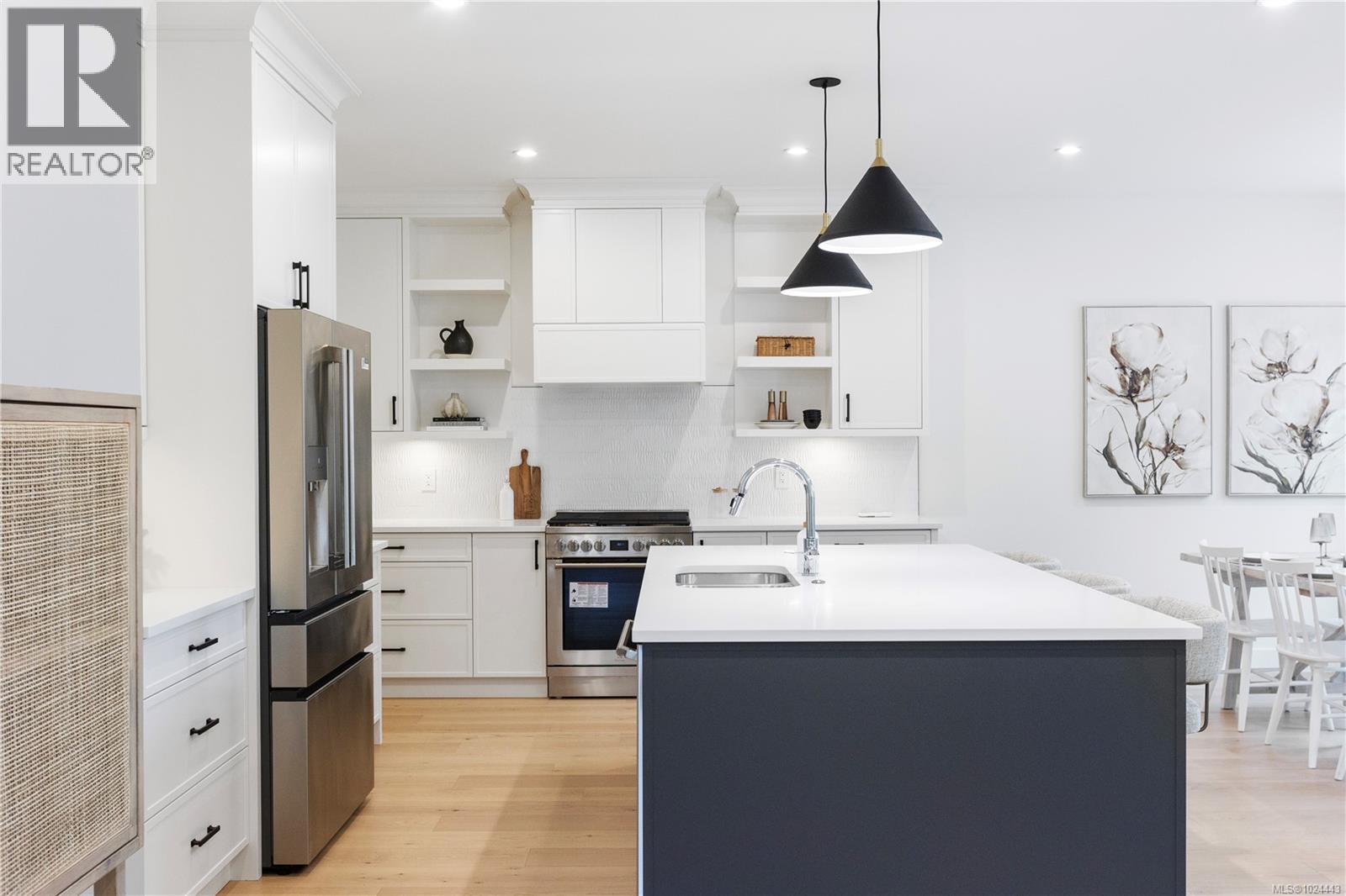 220 Kamloops Ave, Saanich, British Columbia  V8Z 1W5 - Photo 4 - 1024443