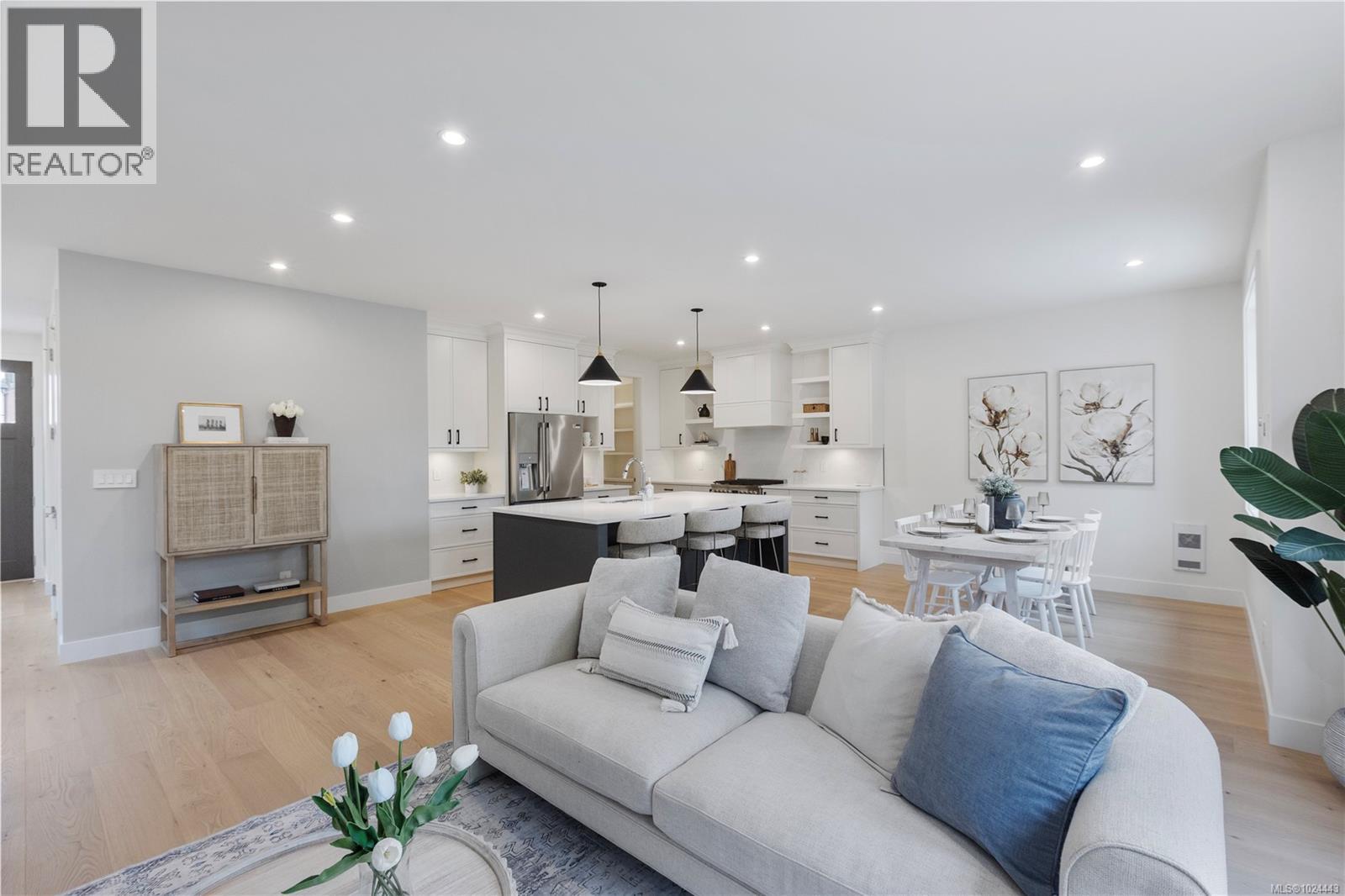 220 Kamloops Ave, Saanich, British Columbia  V8Z 1W5 - Photo 5 - 1024443