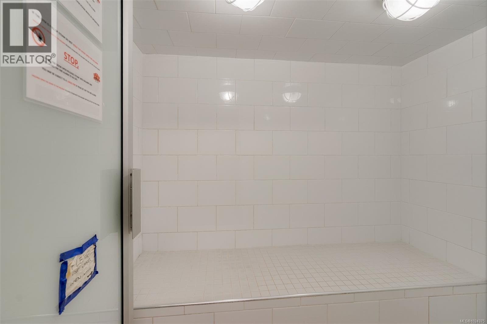 401 1630 Quadra St, Victoria, British Columbia  V8W 3J5 - Photo 19 - 1024375