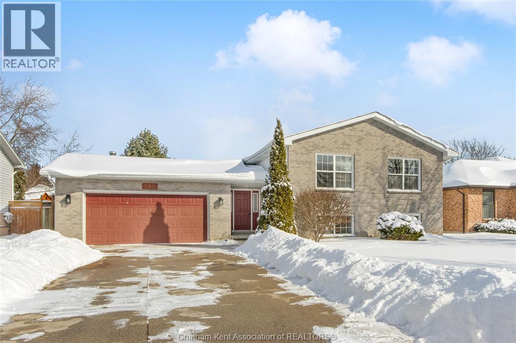 MLS# 26002073: 145 VALLEY ROAD, Chatham, Canada