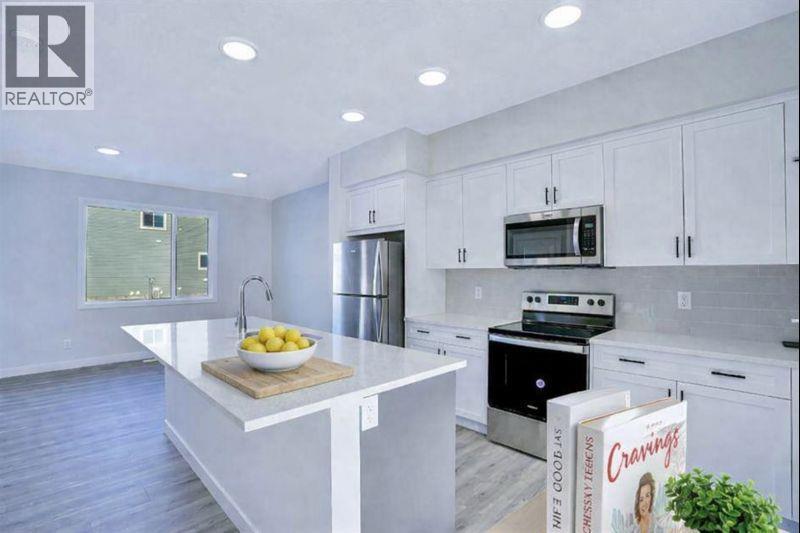 239 Savoy Landing Se, Calgary, Alberta  T3S 0L1 - Photo 2 - A2275411