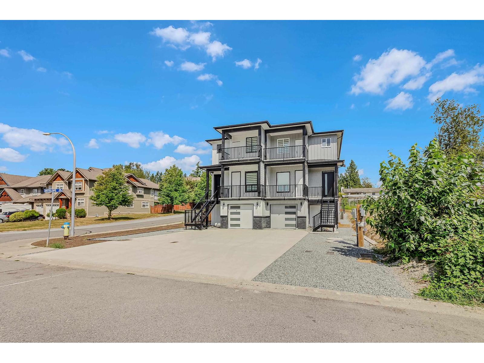 32711 Antelope Avenue, Mission, British Columbia  V2V 7A9 - Photo 2 - R3078784