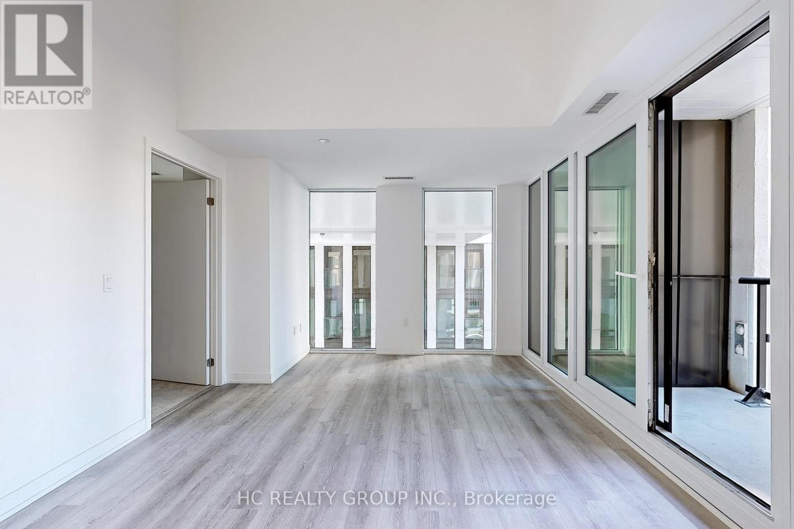 608 - 238 Simcoe Street W, Toronto, Ontario  M5T 3B9 - Photo 3 - C12736664