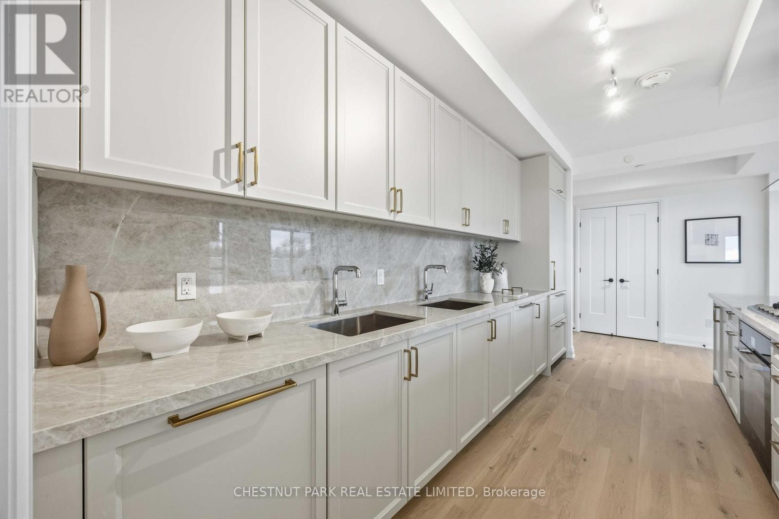 409 - 505 Glencairn Avenue, Toronto, Ontario  M6B 0B2 - Photo 8 - C12736718