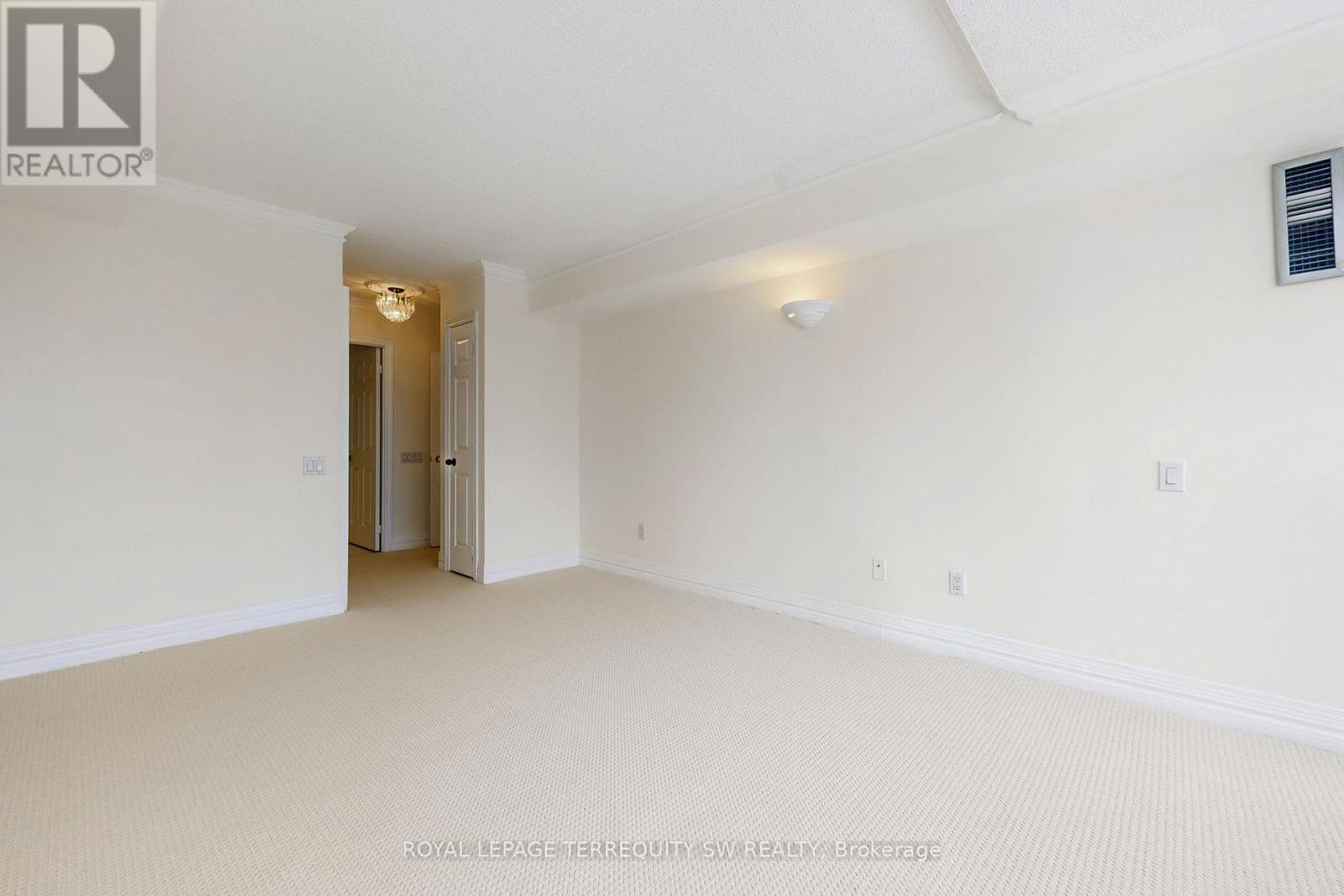 2001 - 71 Simcoe Street, Toronto, Ontario  M5J 2S9 - Photo 14 - C12736820