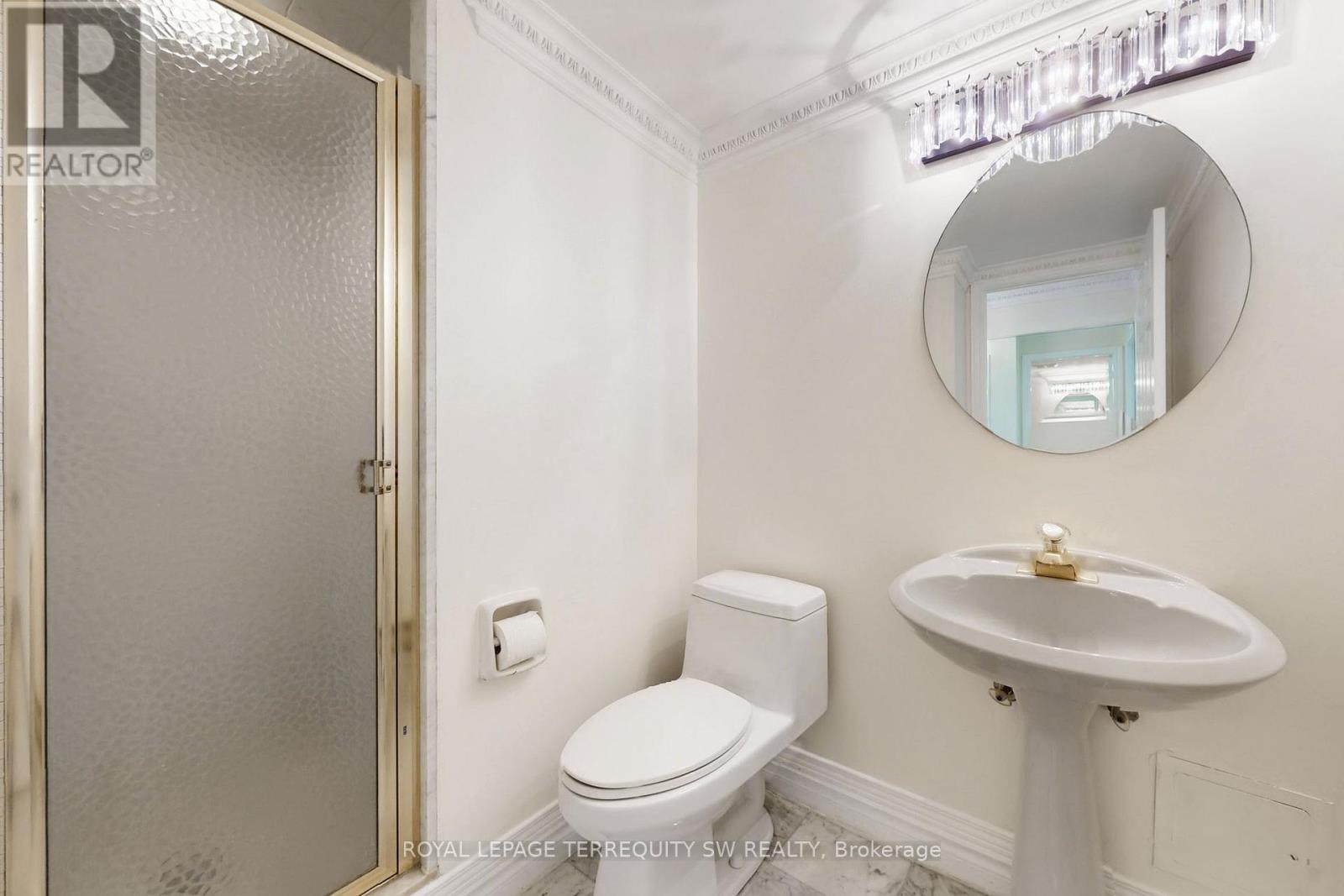 2001 - 71 Simcoe Street, Toronto, Ontario  M5J 2S9 - Photo 18 - C12736820