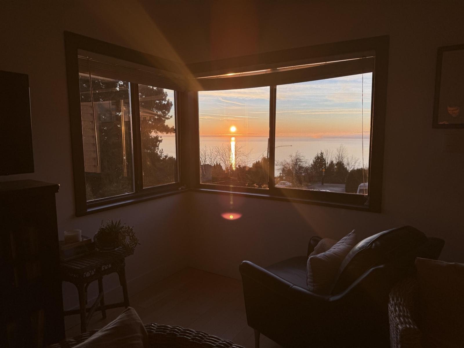 101 15041 Prospect Avenue, White Rock, British Columbia  V4B 2B5 - Photo 2 - R3082158