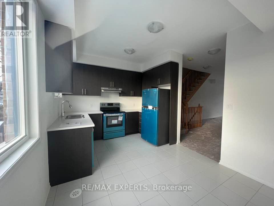 1410 Coral Springs Path, Oshawa, Ontario  L1K 3G1 - Photo 3 - E12736658