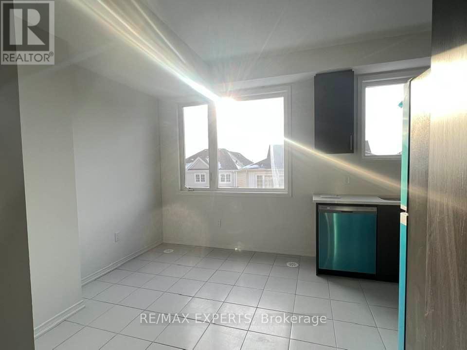 1410 Coral Springs Path, Oshawa, Ontario  L1K 3G1 - Photo 5 - E12736658