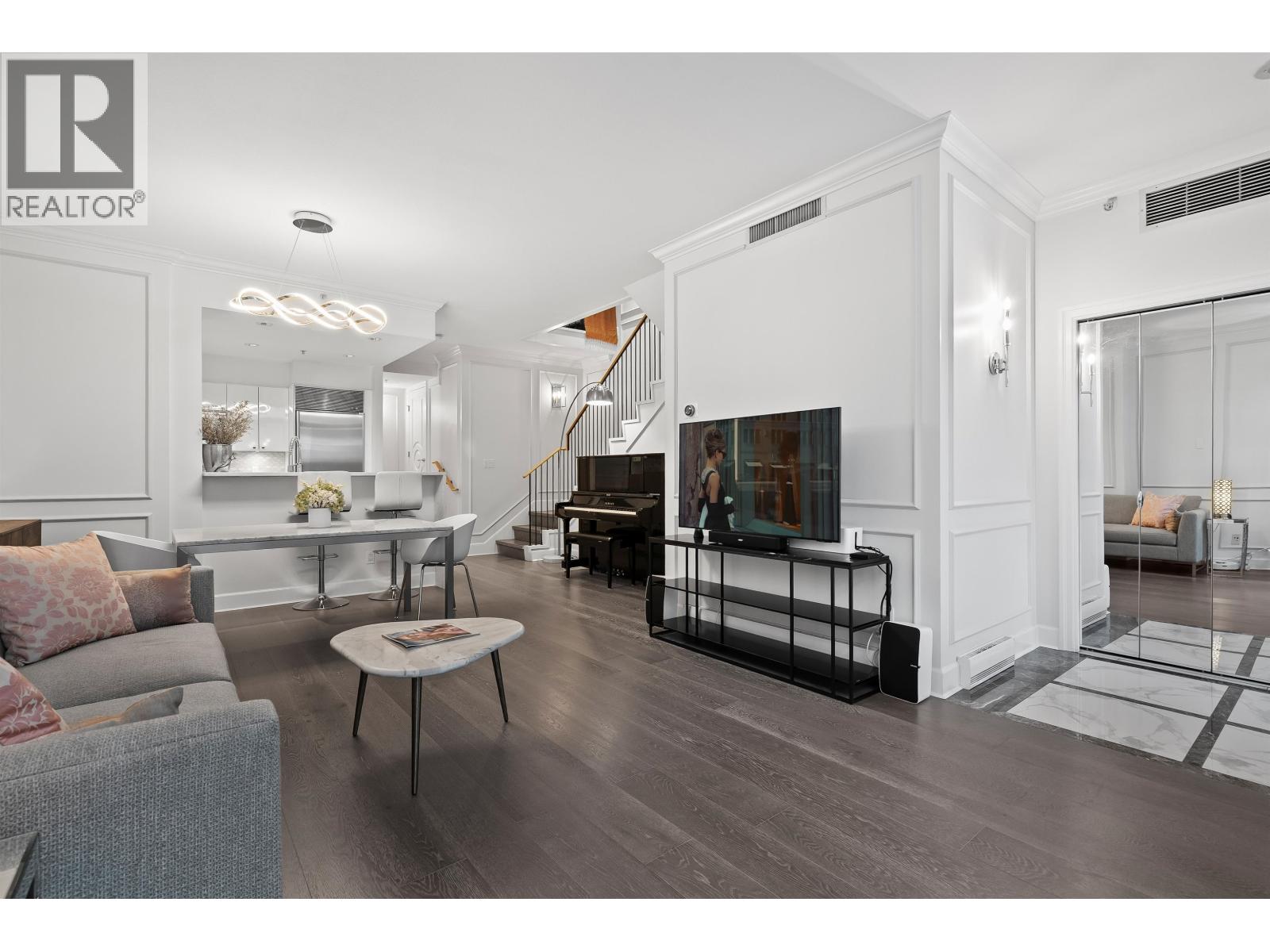 493 Broughton Street, Vancouver, British Columbia  V6G 3E8 - Photo 1 - R3082496