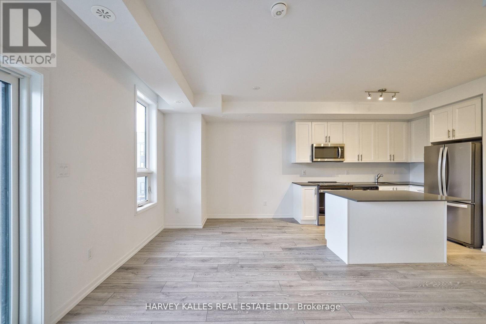 22 - 16 Lytham Green Circle, Newmarket, Ontario  L3Y 0H4 - Photo 13 - N12736750