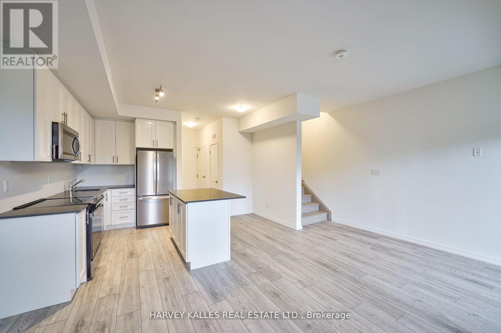 22 - 16 Lytham Green Circle, Newmarket, Ontario  L3Y 0H4 - Photo 15 - N12736750