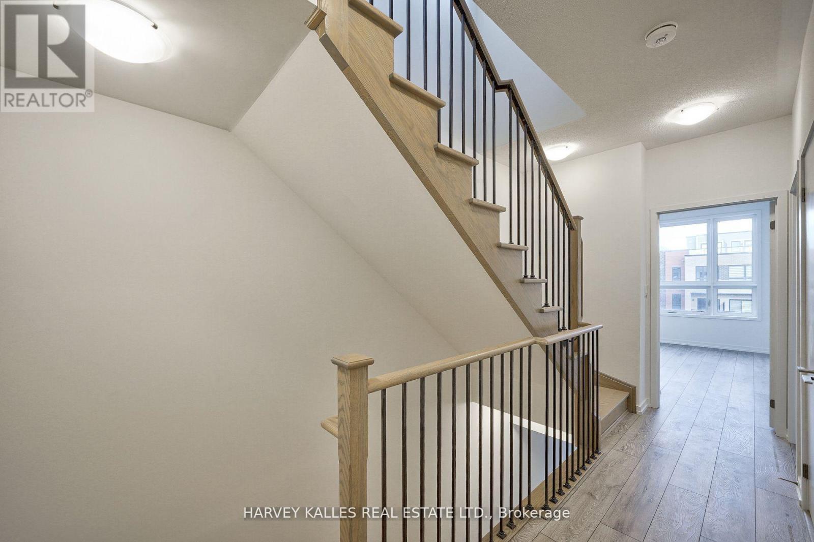 22 - 16 Lytham Green Circle, Newmarket, Ontario  L3Y 0H4 - Photo 21 - N12736750