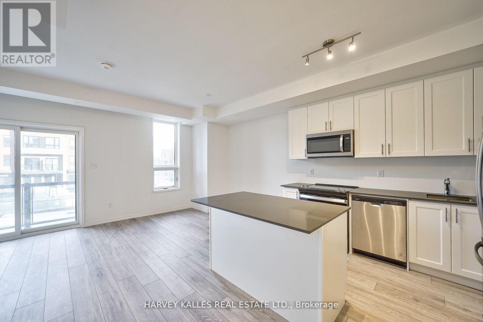 22 - 16 Lytham Green Circle, Newmarket, Ontario  L3Y 0H4 - Photo 7 - N12736750