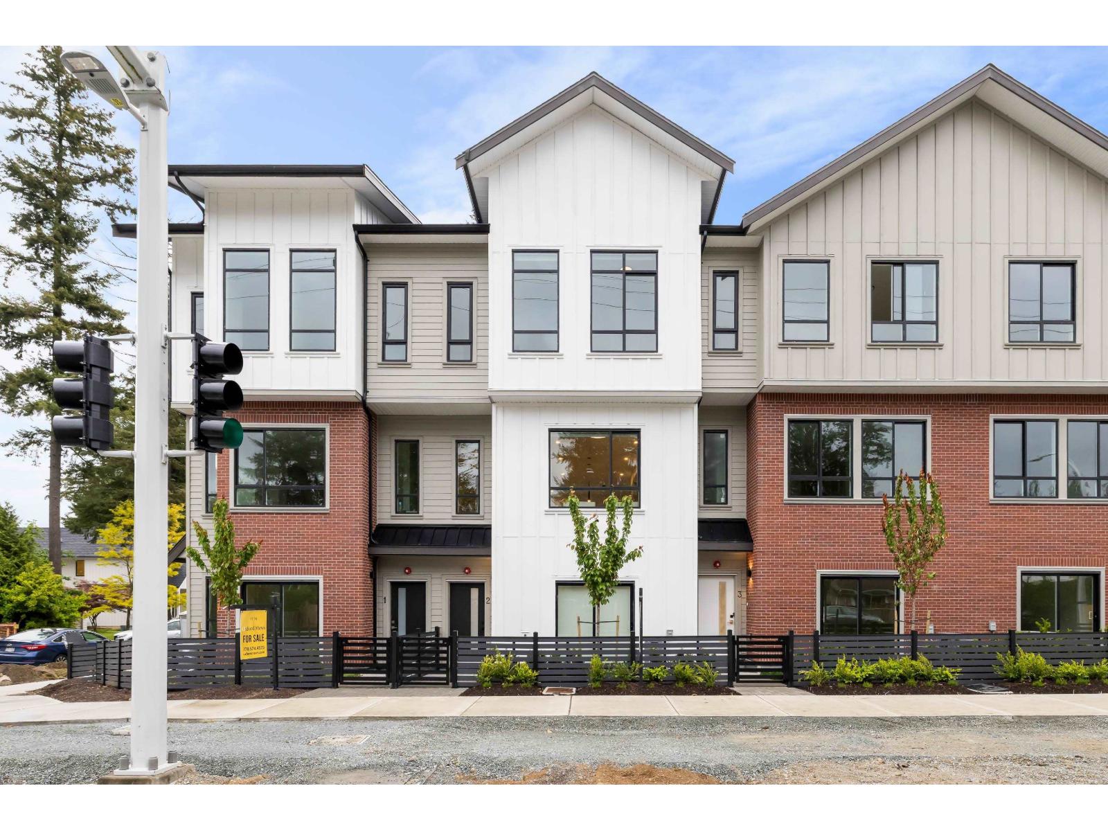 4530 208 Street, Langley, British Columbia  V3A 3G5 - Photo 2 - R3083598