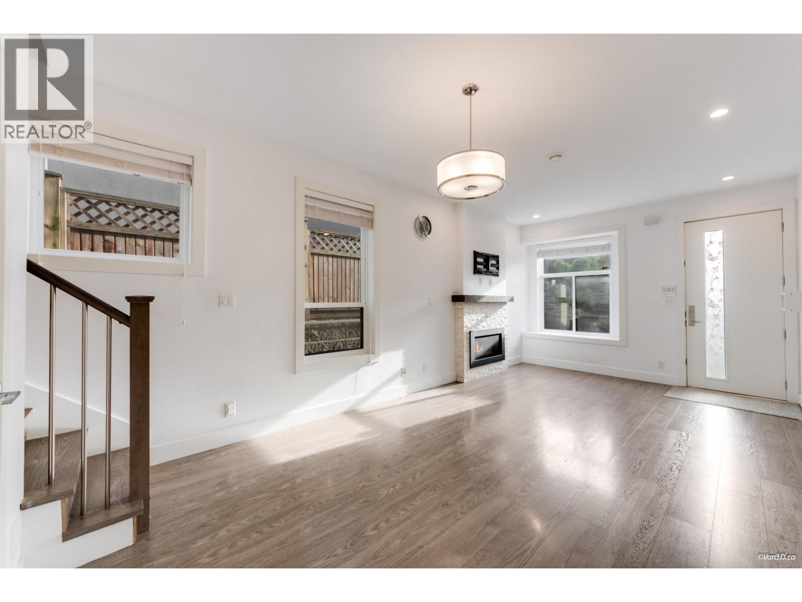 5087 Dominion Street, Burnaby, British Columbia  V5G 1C8 - Photo 6 - R3083299