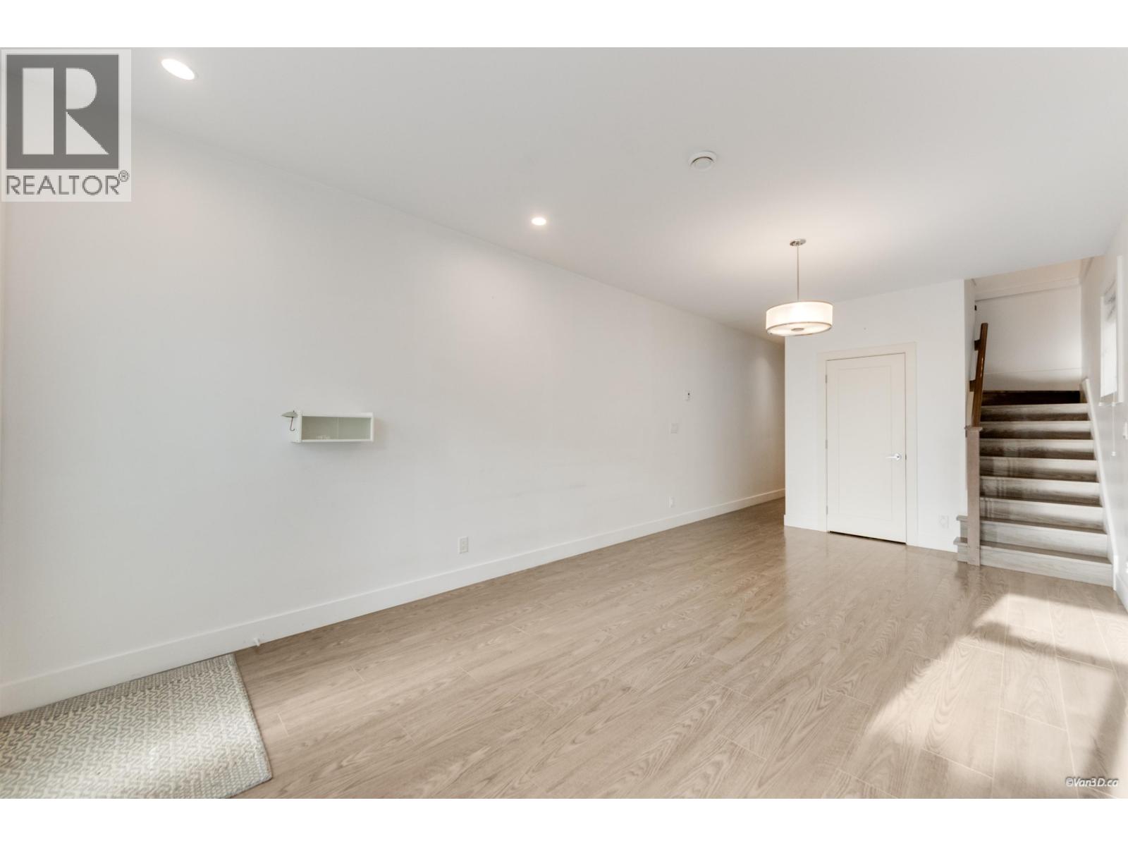 5087 Dominion Street, Burnaby, British Columbia  V5G 1C8 - Photo 7 - R3083299