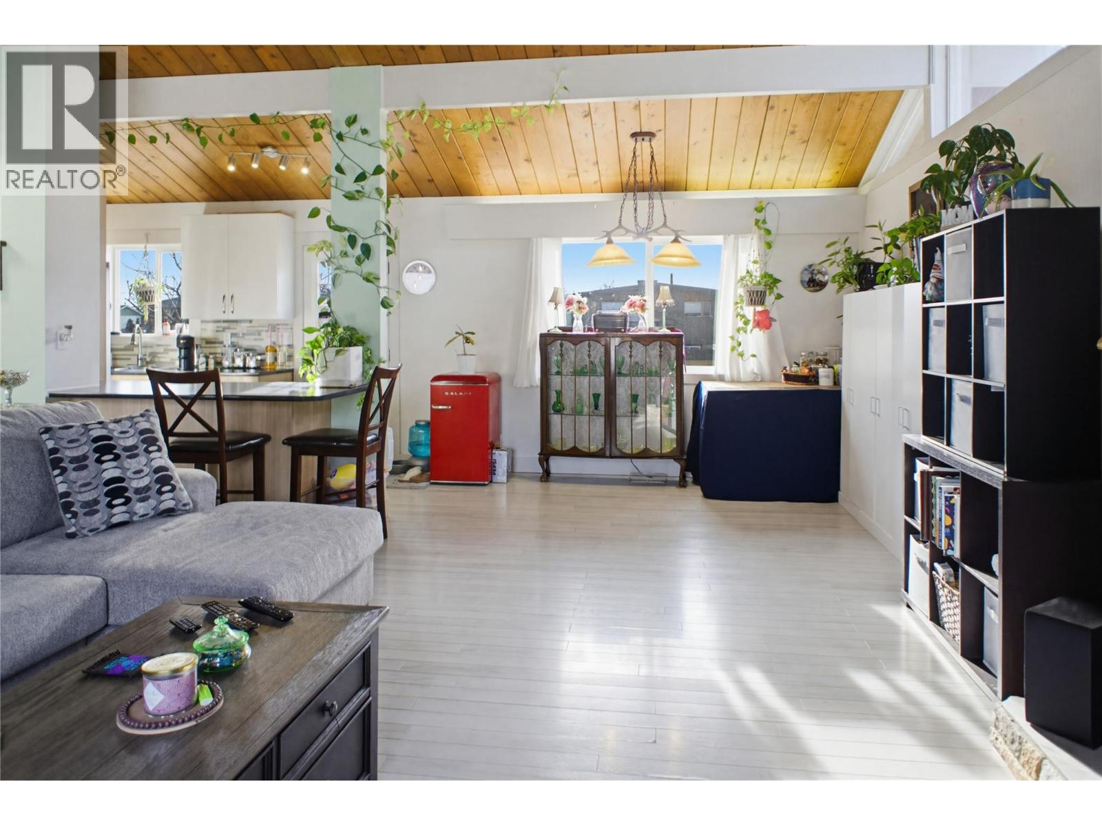 1271 Kimberley Crescent, Kamloops, British Columbia  V2B 3B8 - Photo 7 - 10373886