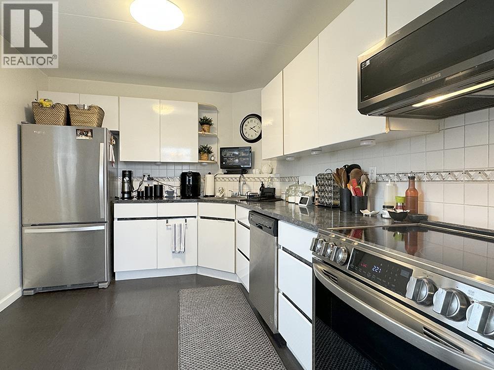 Listing Picture 10 of 28 : 904 6651 MINORU BOULEVARD, Richmond / 烈治文 - 魯藝地產 Yvonne Lu Group - MLS Medallion Club Member