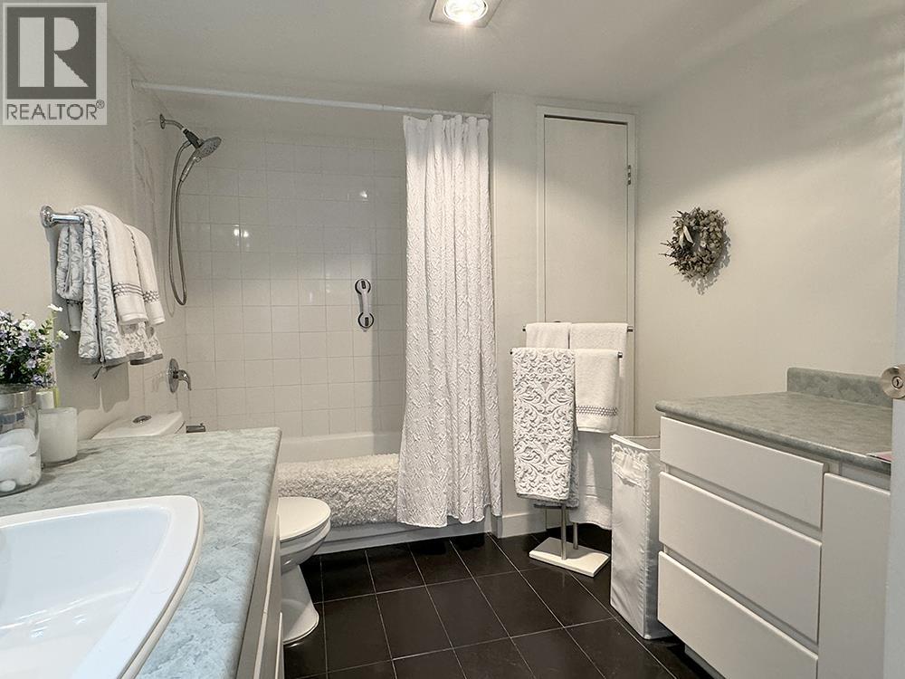 Listing Picture 19 of 28 : 904 6651 MINORU BOULEVARD, Richmond / 烈治文 - 魯藝地產 Yvonne Lu Group - MLS Medallion Club Member