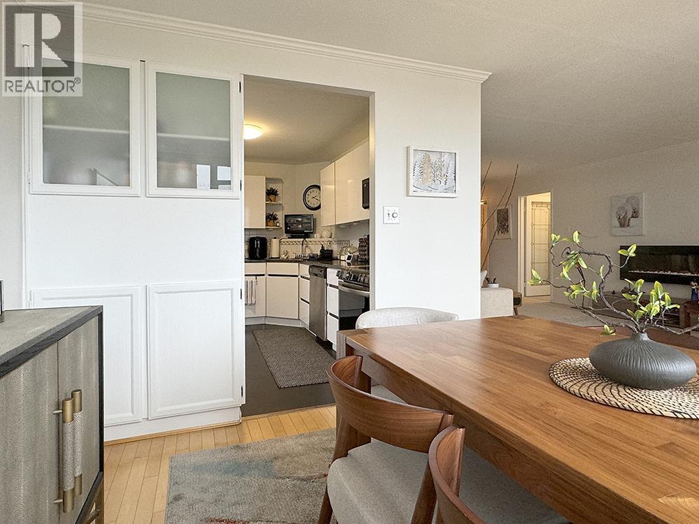 Listing Picture 4 of 28 : 904 6651 MINORU BOULEVARD, Richmond / 烈治文 - 魯藝地產 Yvonne Lu Group - MLS Medallion Club Member