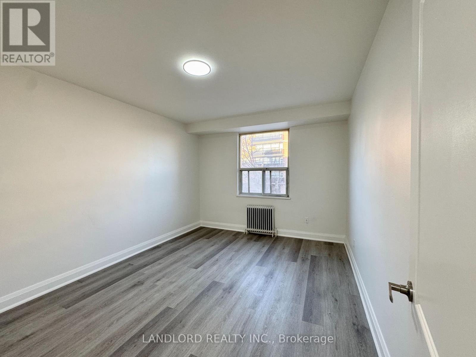 305 - 17 Gulliver Road, Toronto, Ontario  M6M 2M3 - Photo 11 - W12736632