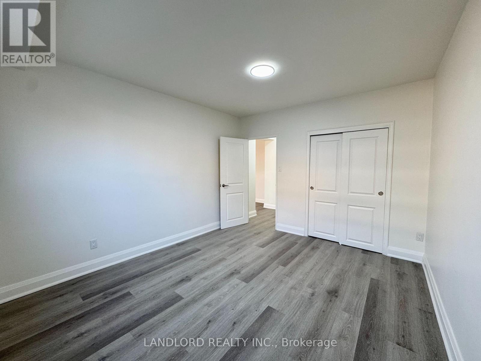 305 - 17 Gulliver Road, Toronto, Ontario  M6M 2M3 - Photo 13 - W12736632