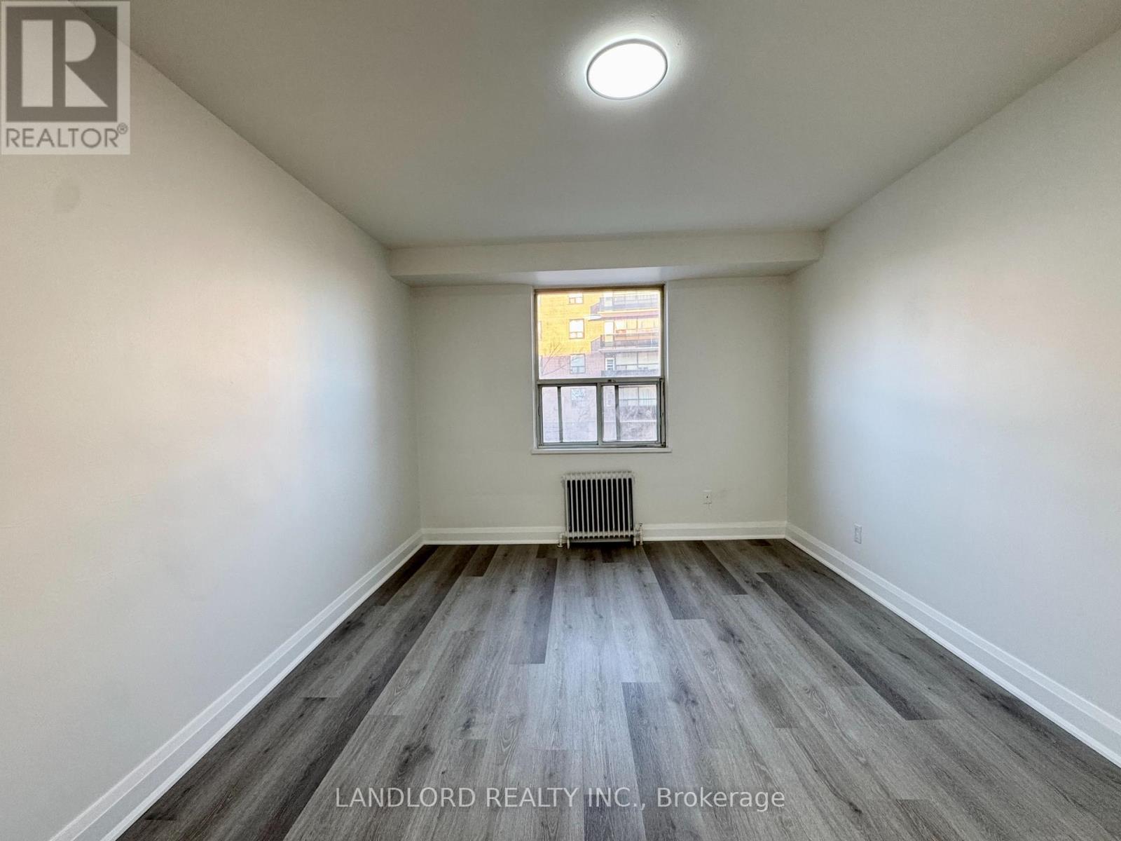 305 - 17 Gulliver Road, Toronto, Ontario  M6M 2M3 - Photo 14 - W12736632