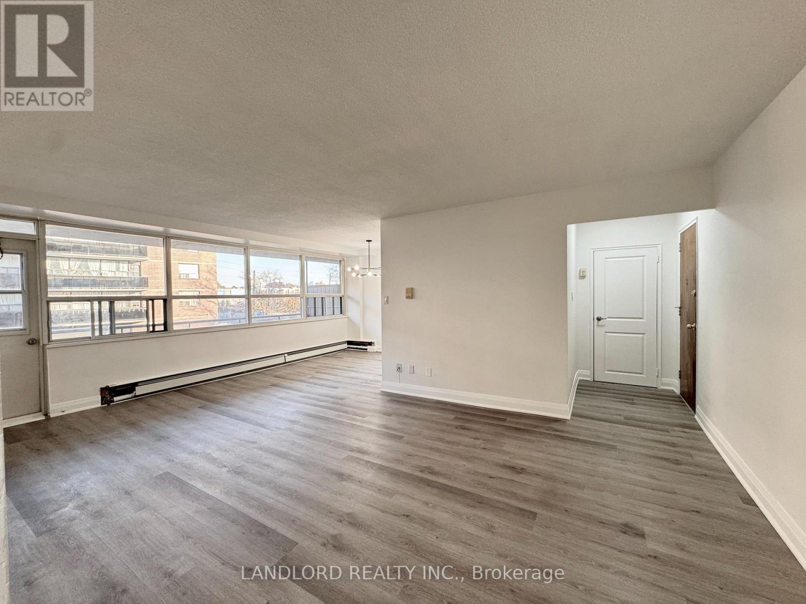 305 - 17 Gulliver Road, Toronto, Ontario  M6M 2M3 - Photo 18 - W12736632