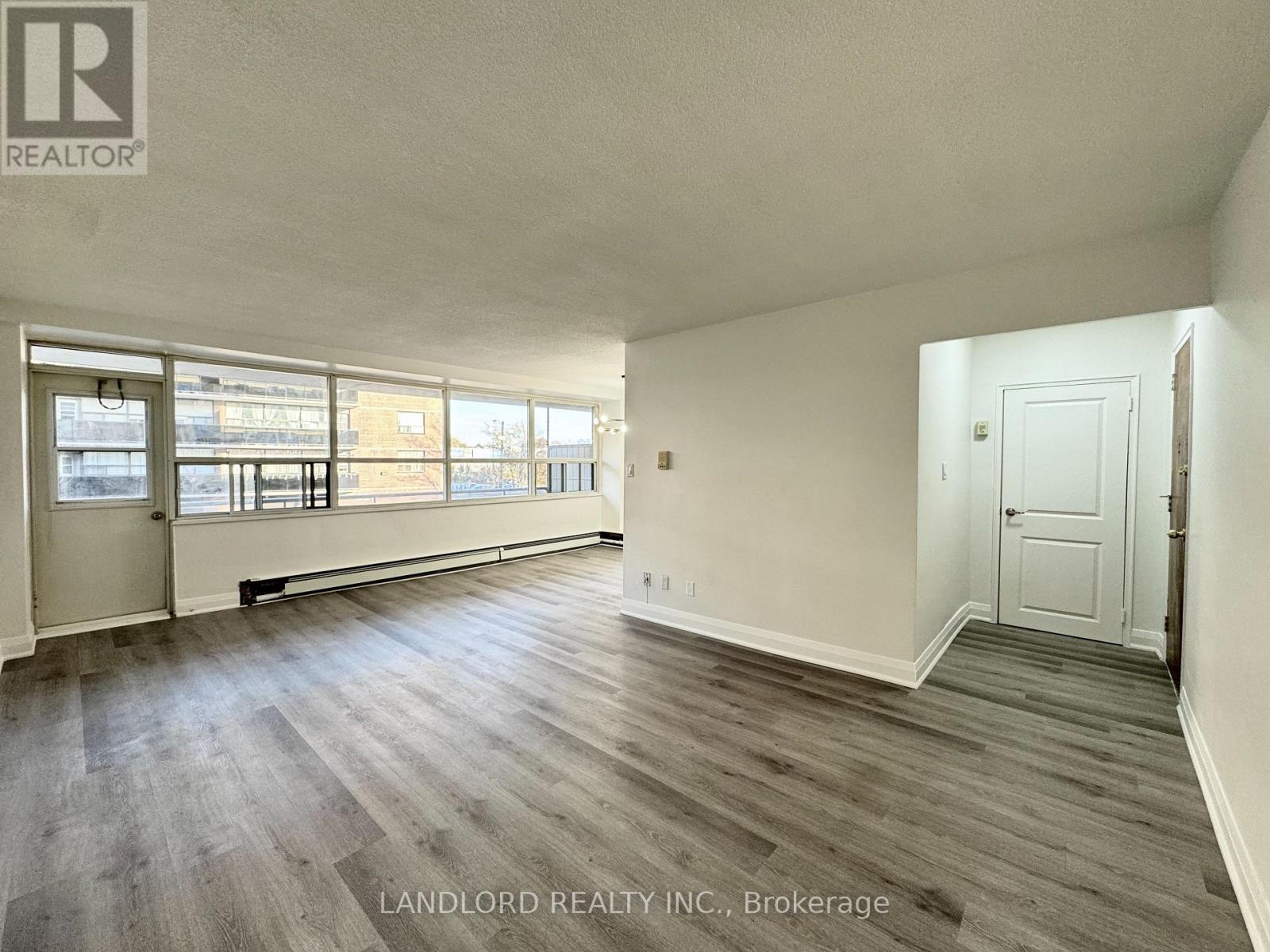 305 - 17 Gulliver Road, Toronto, Ontario  M6M 2M3 - Photo 2 - W12736632