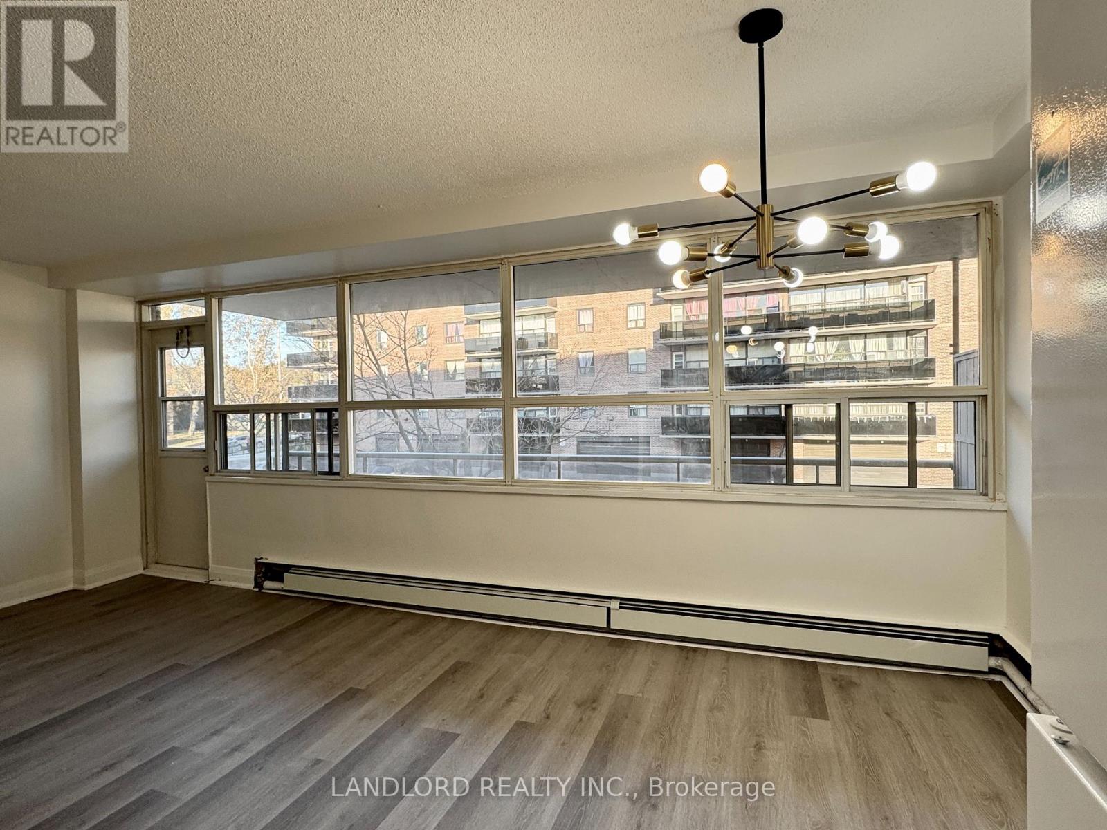 305 - 17 Gulliver Road, Toronto, Ontario  M6M 2M3 - Photo 8 - W12736632