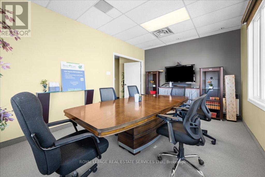 200 - 414 North Service Road E, Oakville, Ontario  L6H 5R2 - Photo 26 - W12736662